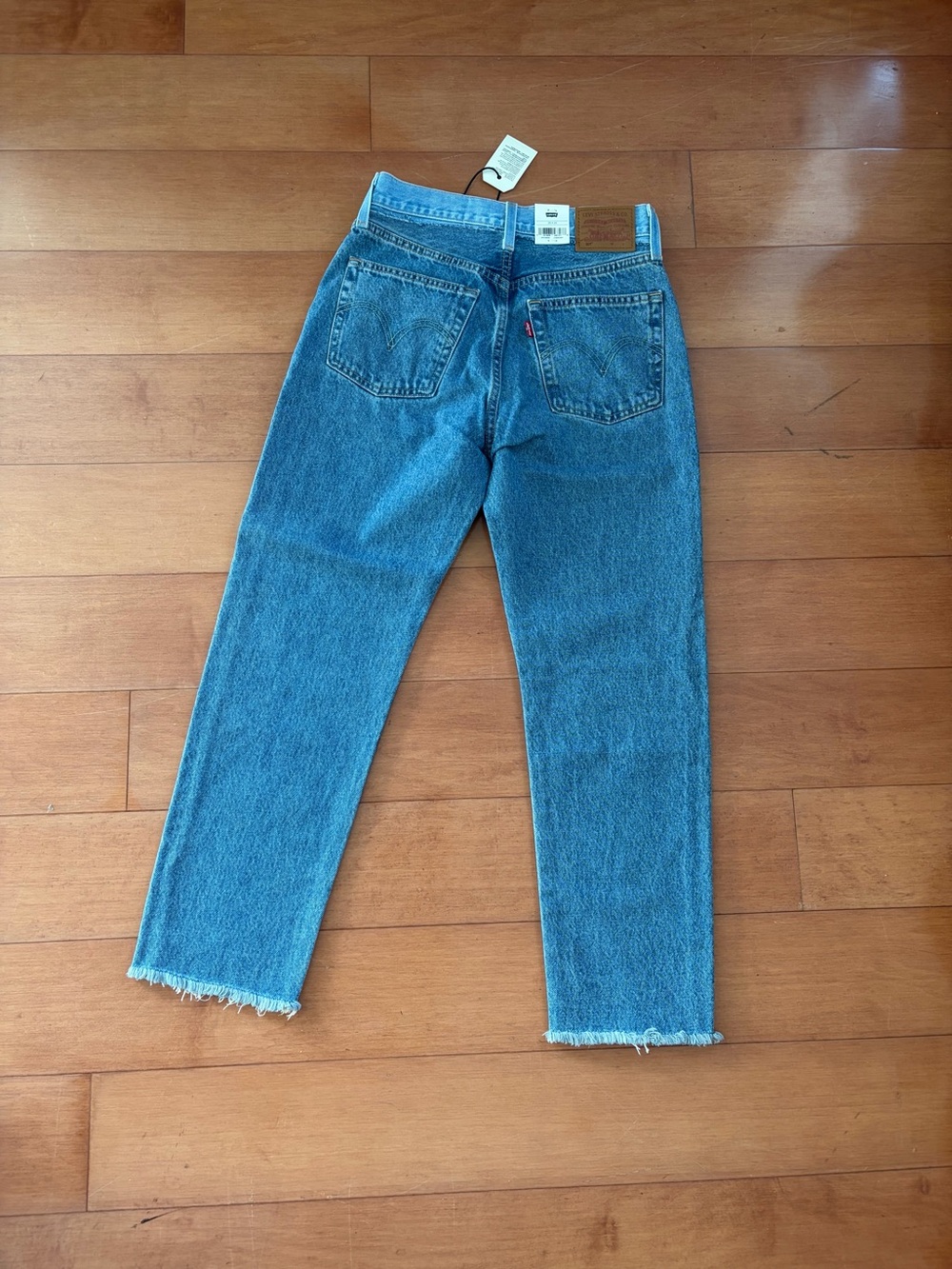 Levi's 501 Original Cropped Jeans in Light Blue, 25-26 - Picture 2 of 9